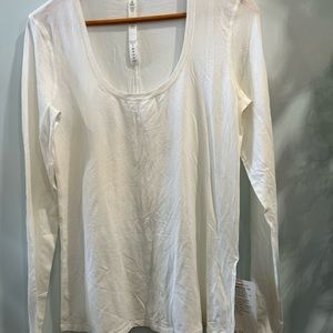 LULULEMON long sleeved tee size 12